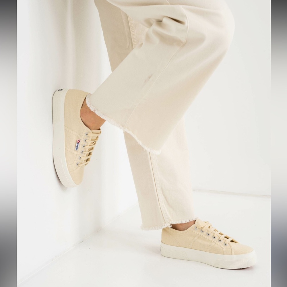 NWT Superga 2790 Platform Sneaker
BEIGE EGGSHELL AVORIO, Size 8.5W / 7M